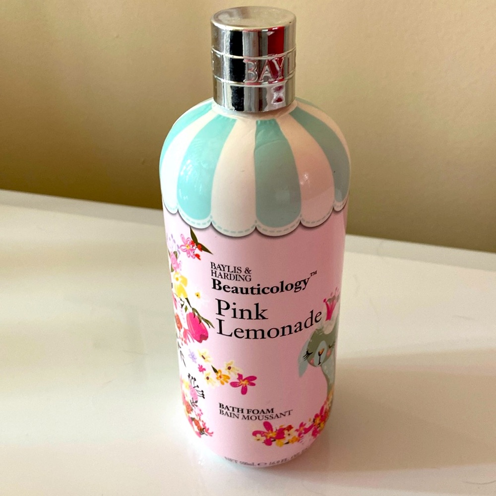Pink lemonade bath foam